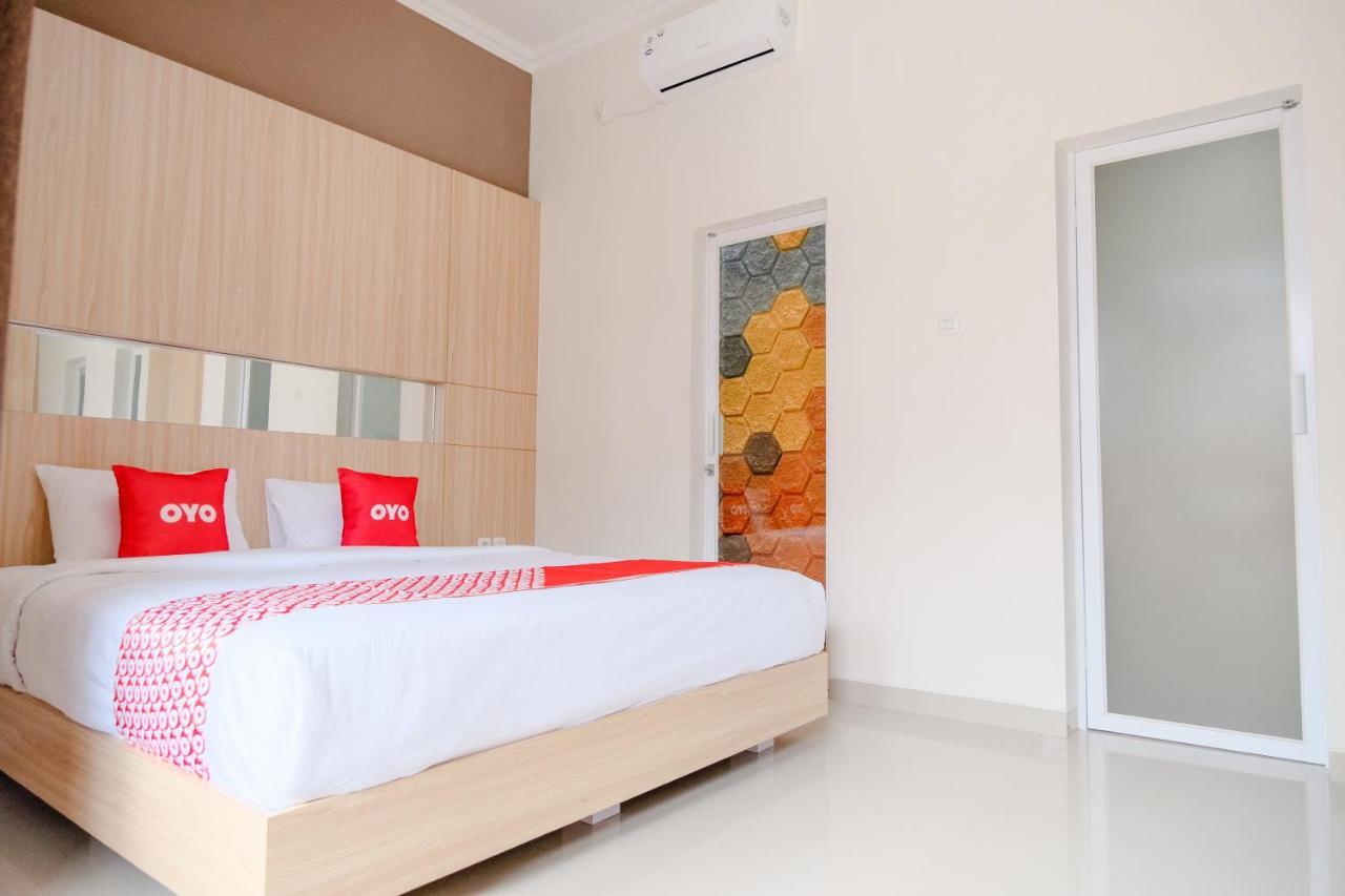 Hotel Oyo 2140 Hs 2*