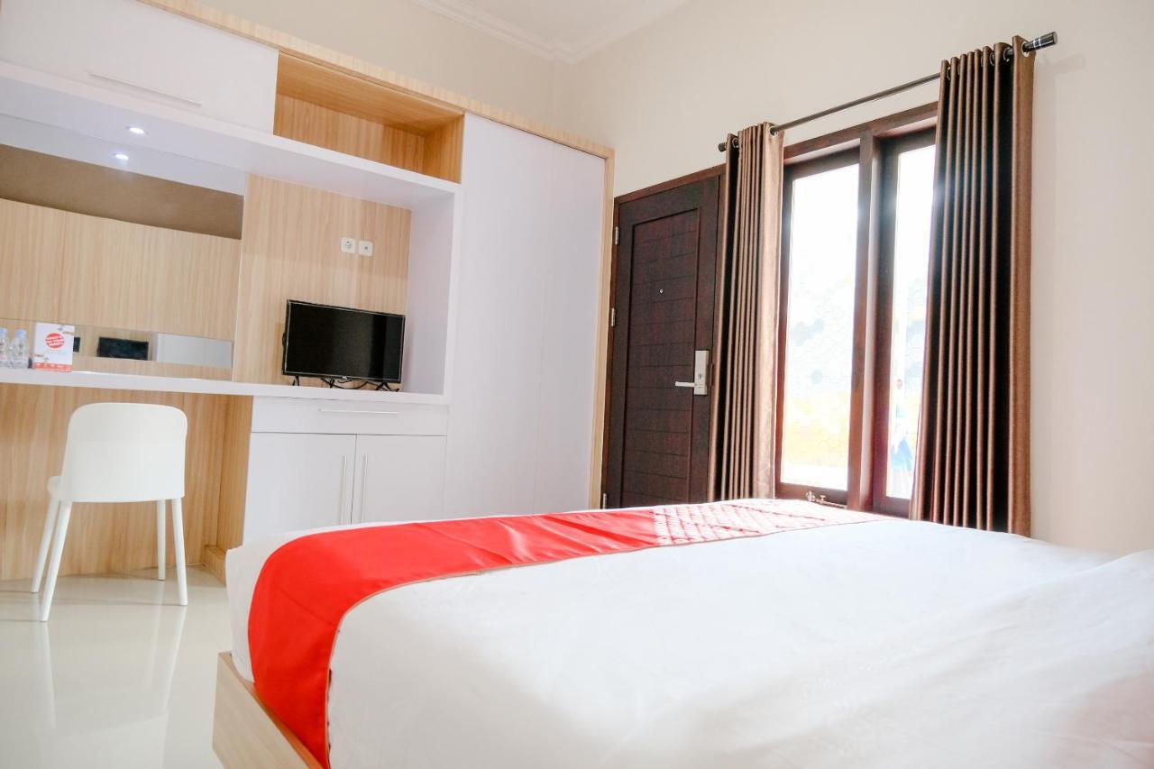 Oyo 2140 Hs Hotel 2*
